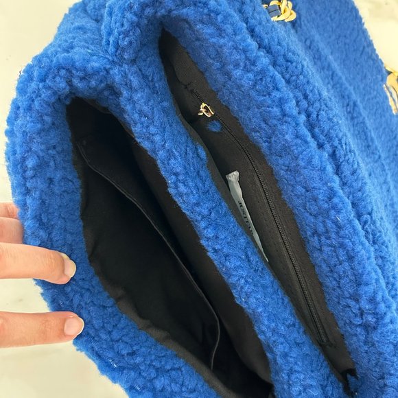 NWT JustFab - Blue/Gold Quilted Sherpa Bag - Picture 6 of 6